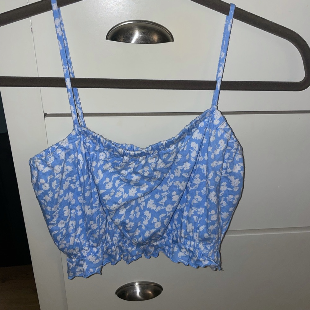 Me to We Blue and White Floral Crop Top